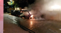 اللد: احتراق مركبة في المدينة 